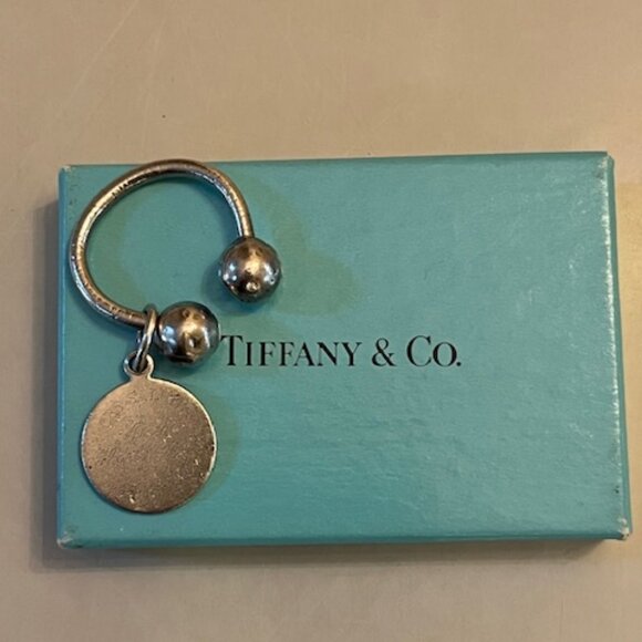 TIFFANY & CO | Silver Round Tag Key Ring - Vintage Collectible - Picture 2 of 8